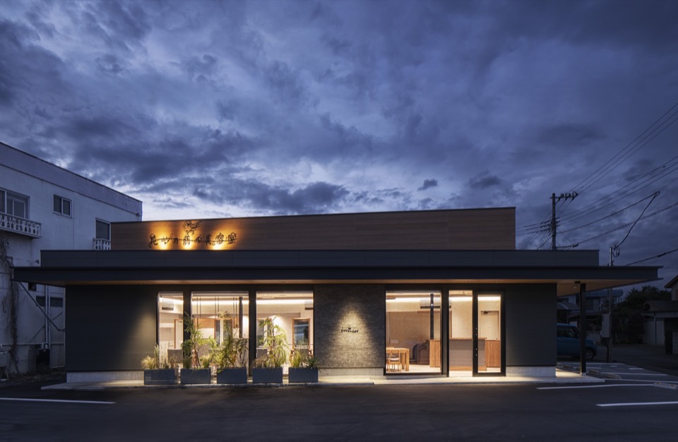 CPO設計　美容院・美容室・ヘアサロン施工事例「花やの前の美容室 篠原店」