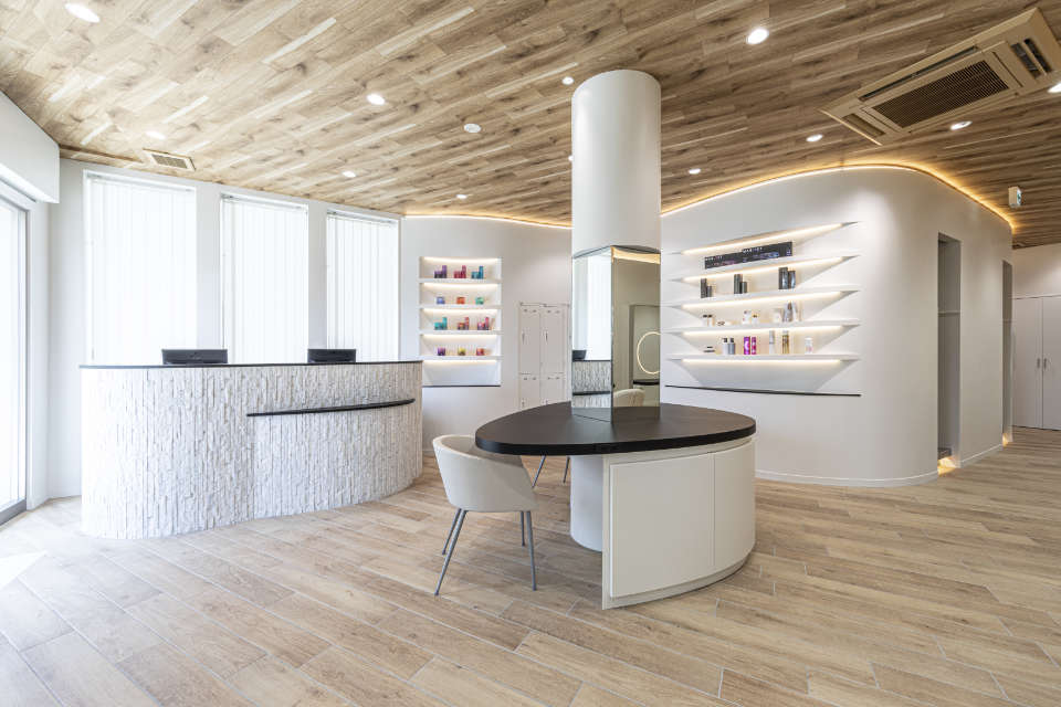 CPO設計　美容クリニック施工事例「arch by kenje 平塚」