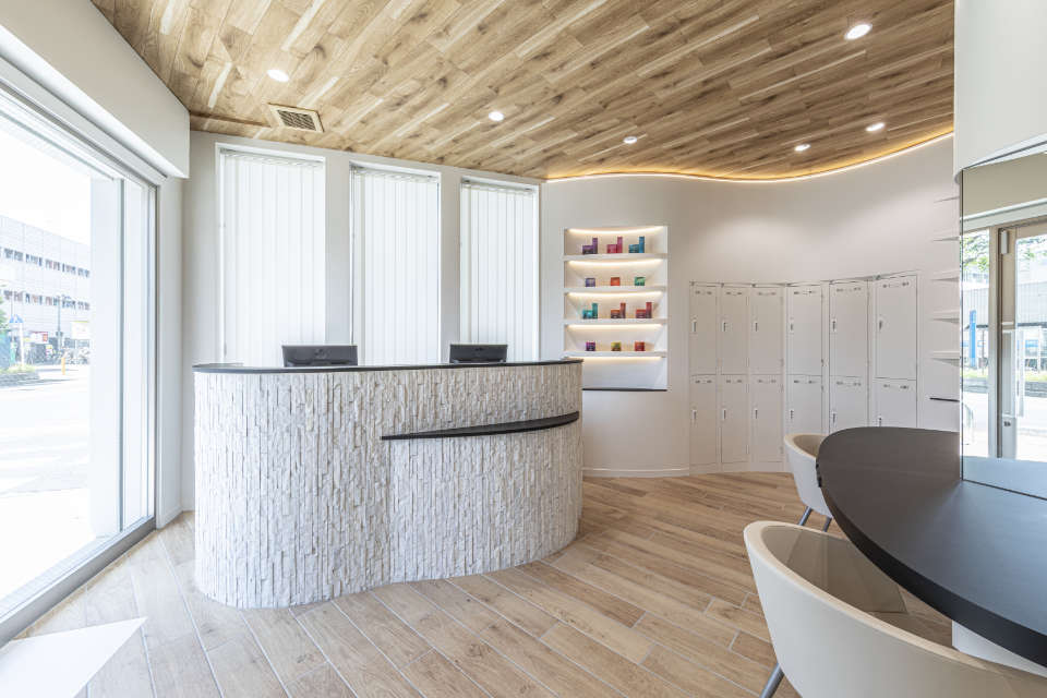 CPO設計　美容クリニック施工事例「arch by kenje 平塚」