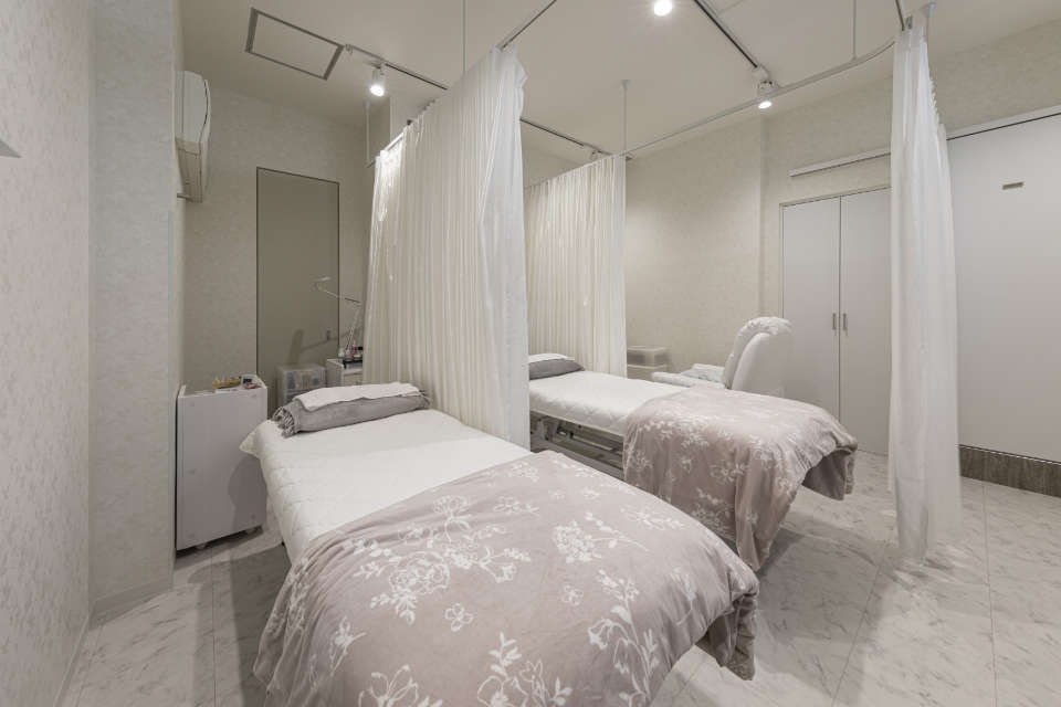 CPO設計　美容クリニック施工事例「arch by kenje 平塚」