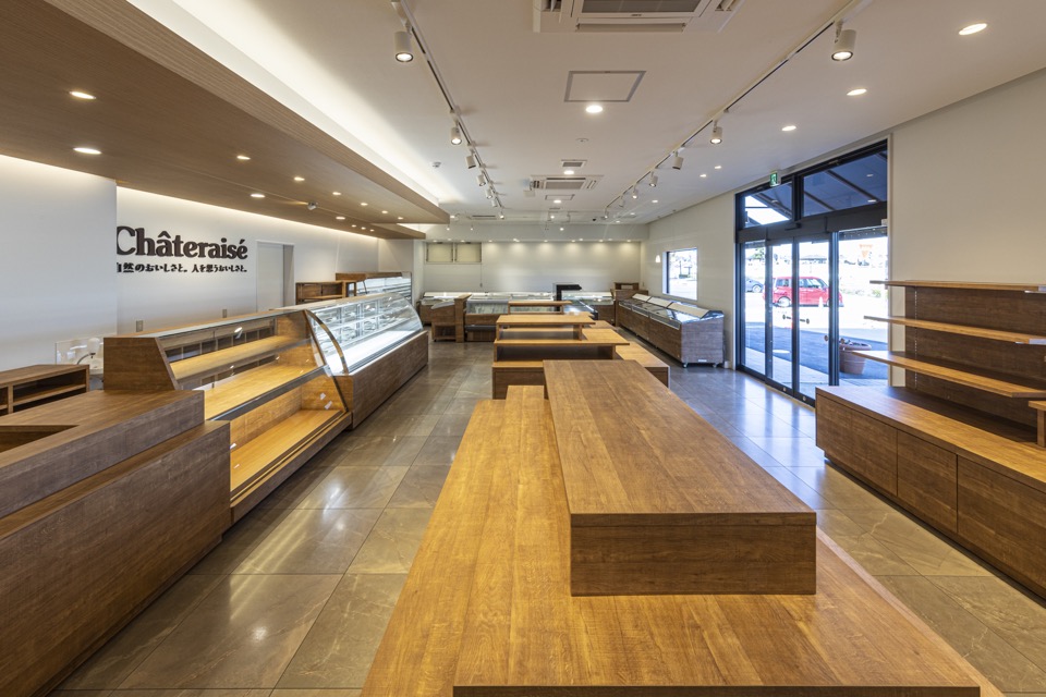 CPO設計　物販店施工事例「Chateraise 伊勢崎連取店」