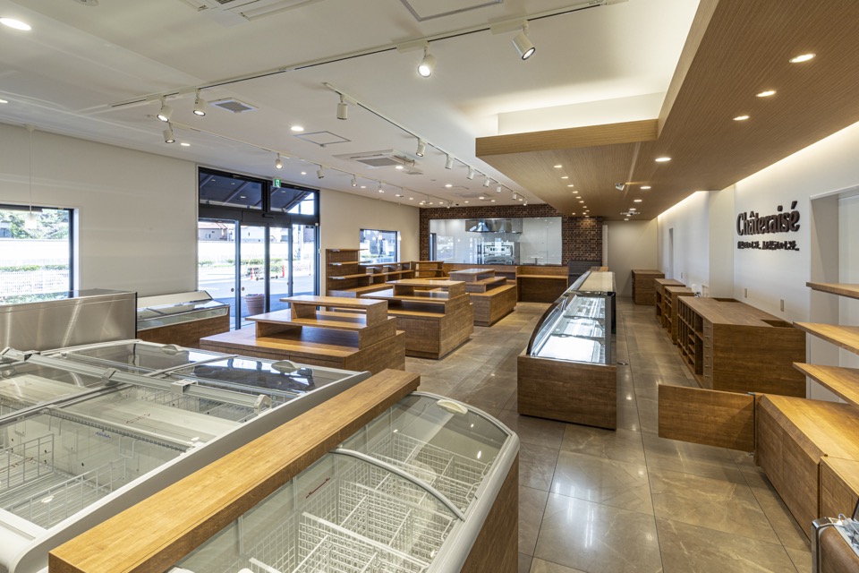 CPO設計　物販店施工事例「Chateraise 伊勢崎連取店」