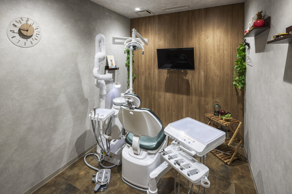 CPO設計　歯科・デンタルクリニック施工事例「熊谷おとなこども歯科・矯正歯科 アズイースト院」