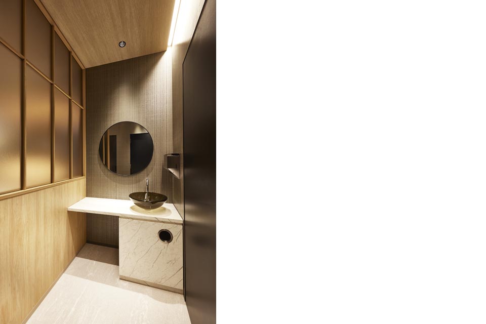 CPO設計　歯科・デンタルクリニック施工事例「人形町駅前クロス歯科・矯正歯科」