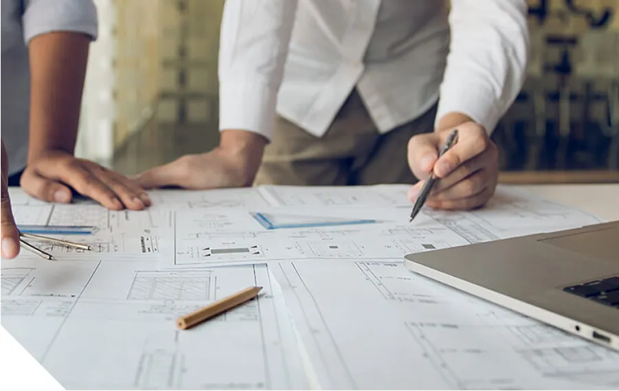 設計図を作成する様子