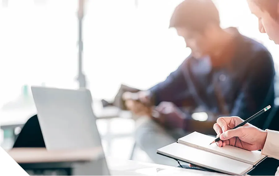 アフターメンテナンス対応をする様子